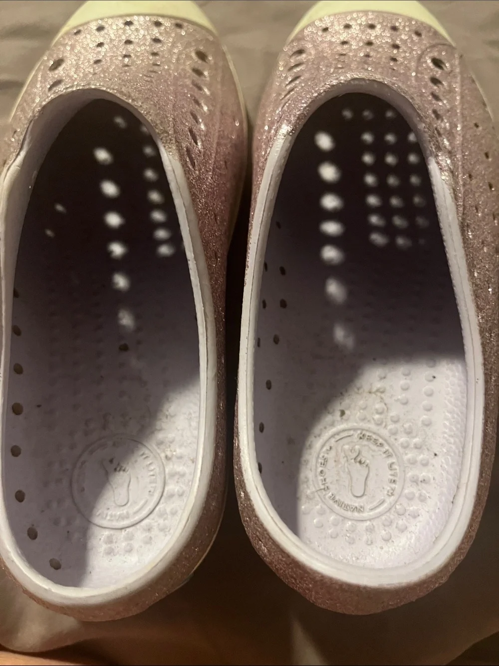Native!! Kids Glitter Slip-On Sneakers - Pink